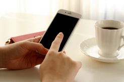 Android、iPhoneなどスマホ、各種携帯電話（ガラゲー）からもご利用いただけます